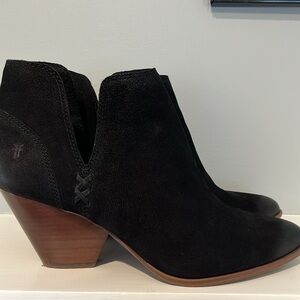 LIKE NEW Frye Reina Cut-Out Women's Suede Cowboy Ankle Bootie | Black | Size 10